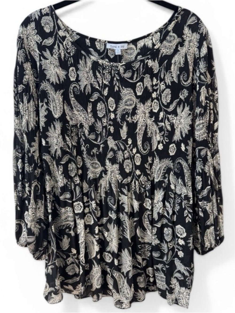 Floral & Ivy Plus Size Paisley & Floral Peasant Tunic in Black & Cream - Size 1X